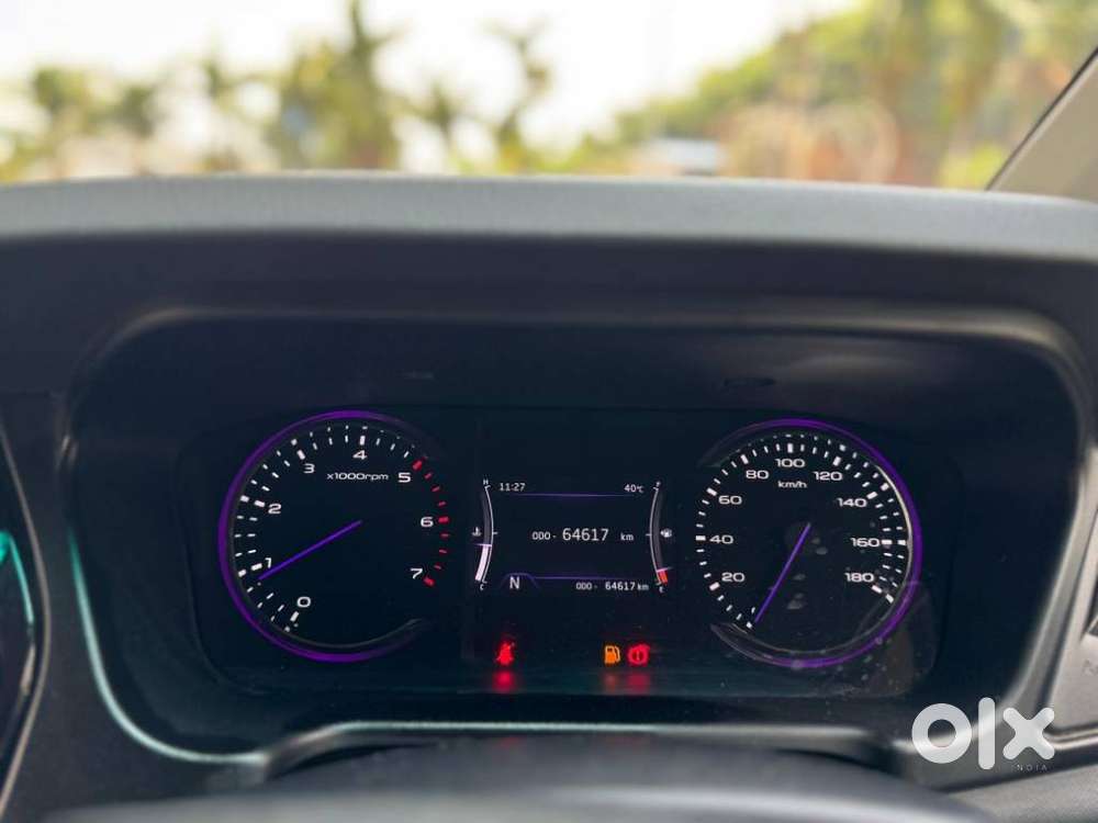 Mahindra Marazzo M8, 2019, Diesel