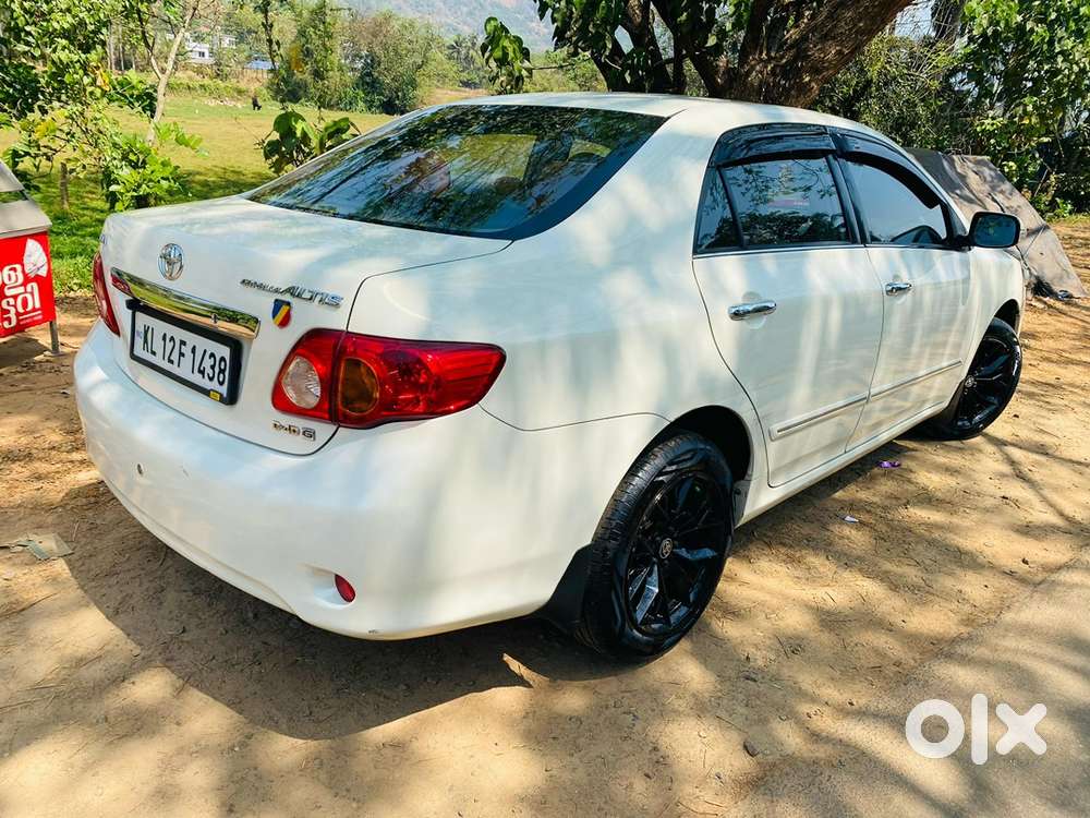 Toyota Corolla Altis 2011