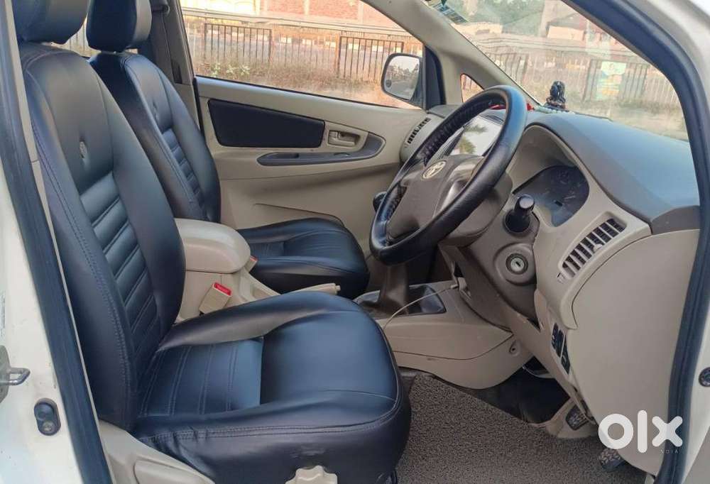 Toyota Innova [2013-2016] 2.5 G4 7 Str, 2014, Diesel