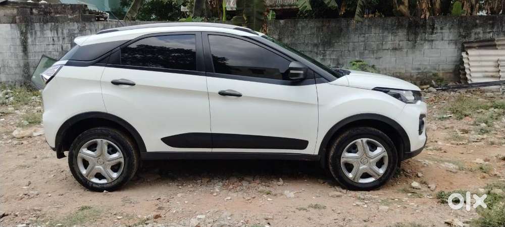 Tata Nexon 1.2 Revotron Xm (s), 2023, Petrol