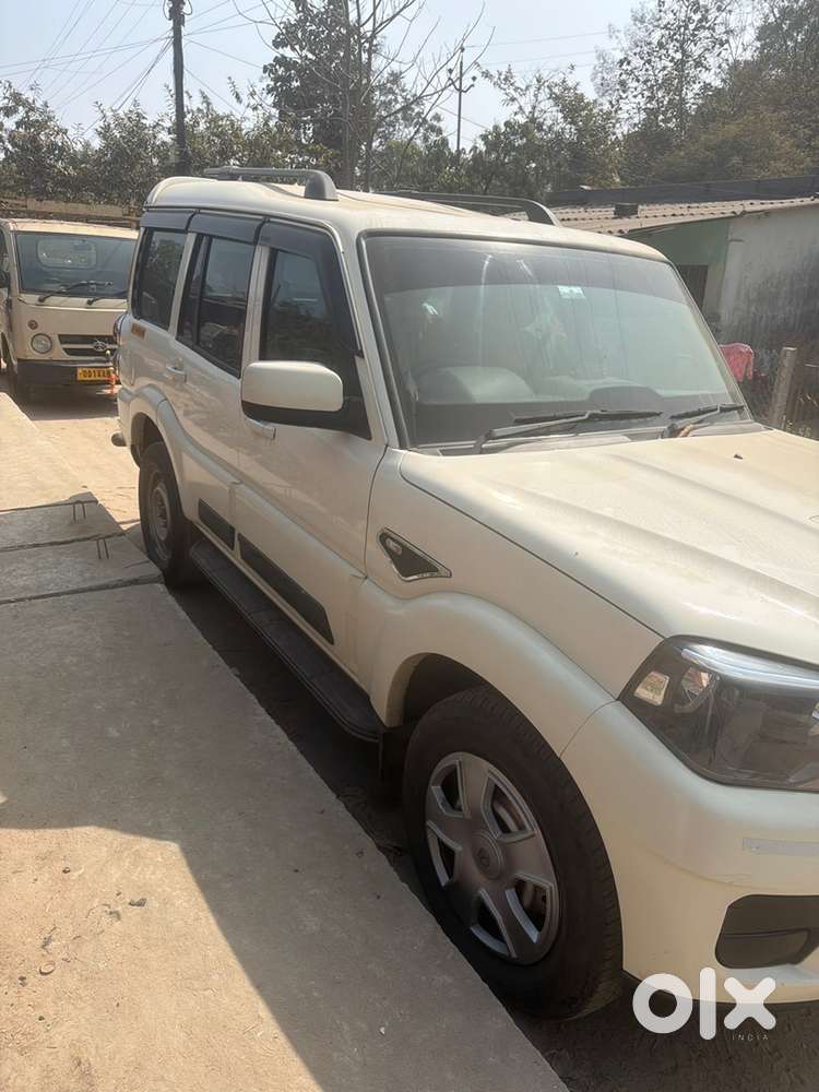 Mahindra Scorpio Classic 2023 Diesel 65000 Km Driven