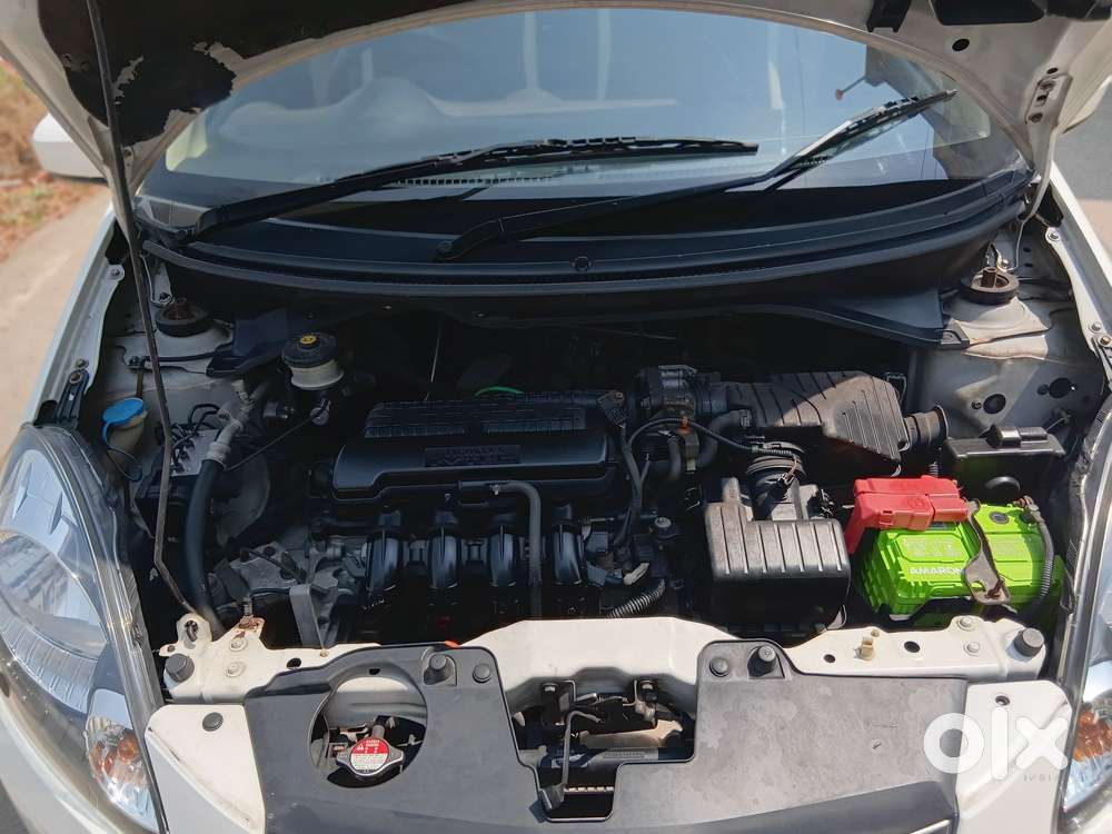 Honda Brio V Automatic, 2013, Petrol