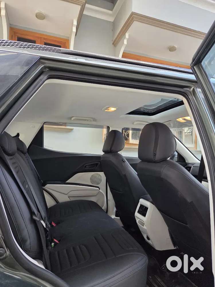 Mahindra Xuv 3xo 2024 Ax5