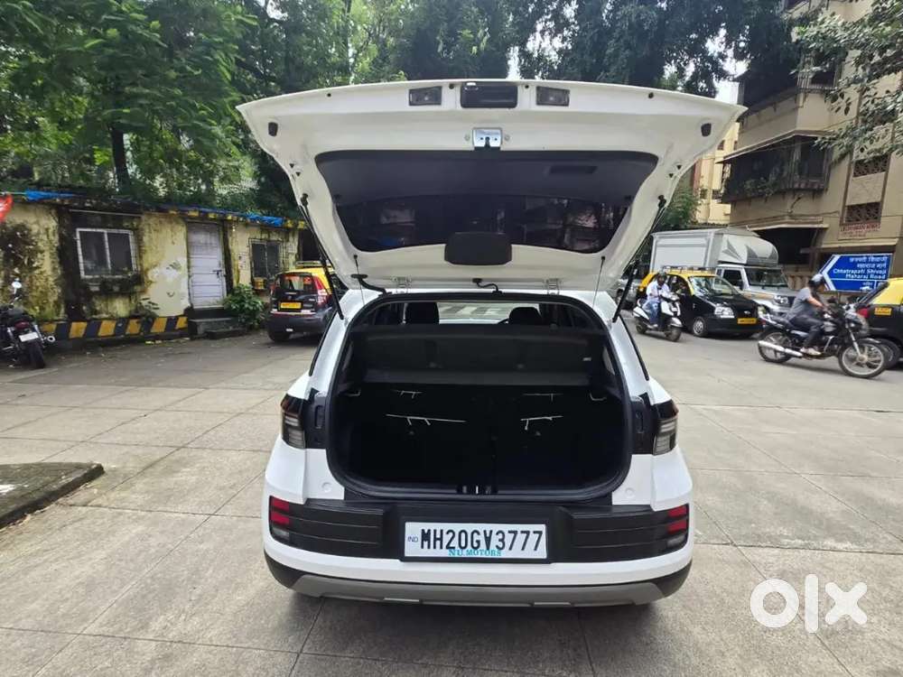 Hyundai Venue 2024 Diesel 33000 Km Driven Manual 1st Owner