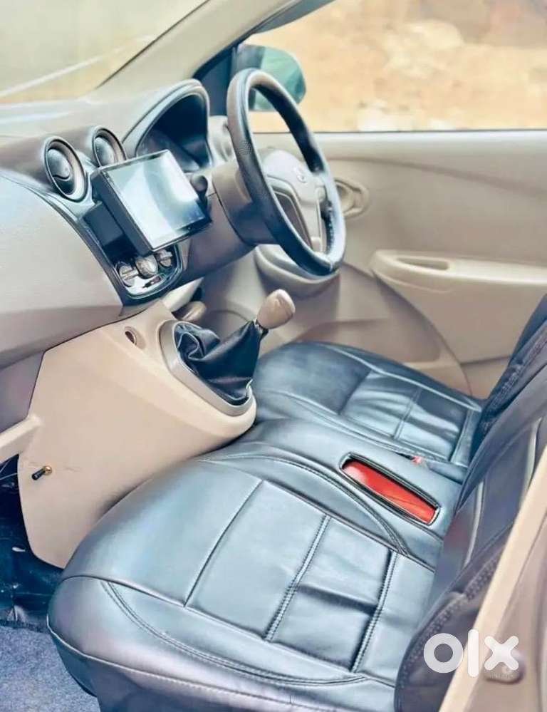 Gadi Ek Dm Ok H Sath Me Led,back Camra H Koi Kmi Nhi H