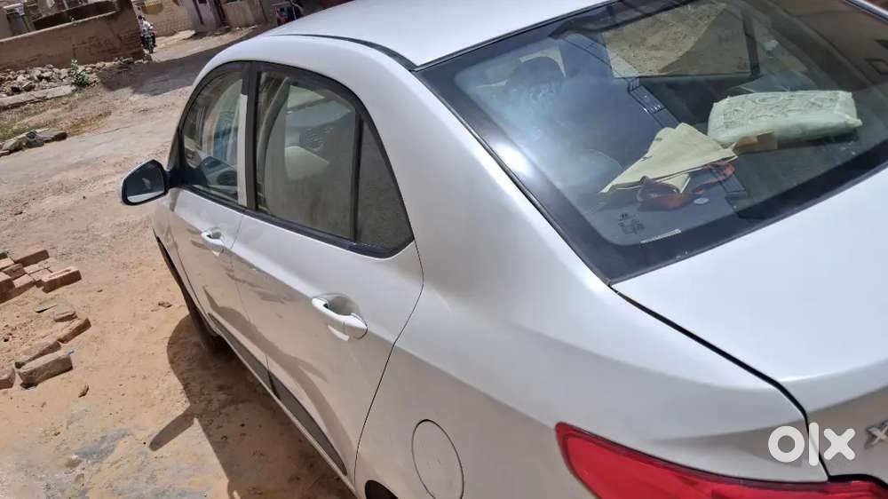 Hyundai Xcent Diesel 2015 Variant