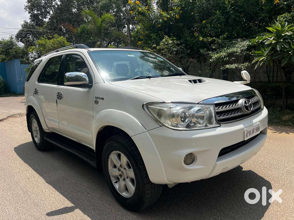 Toyota Fortuner 3.0 4x4 Manual, 2011, Diesel