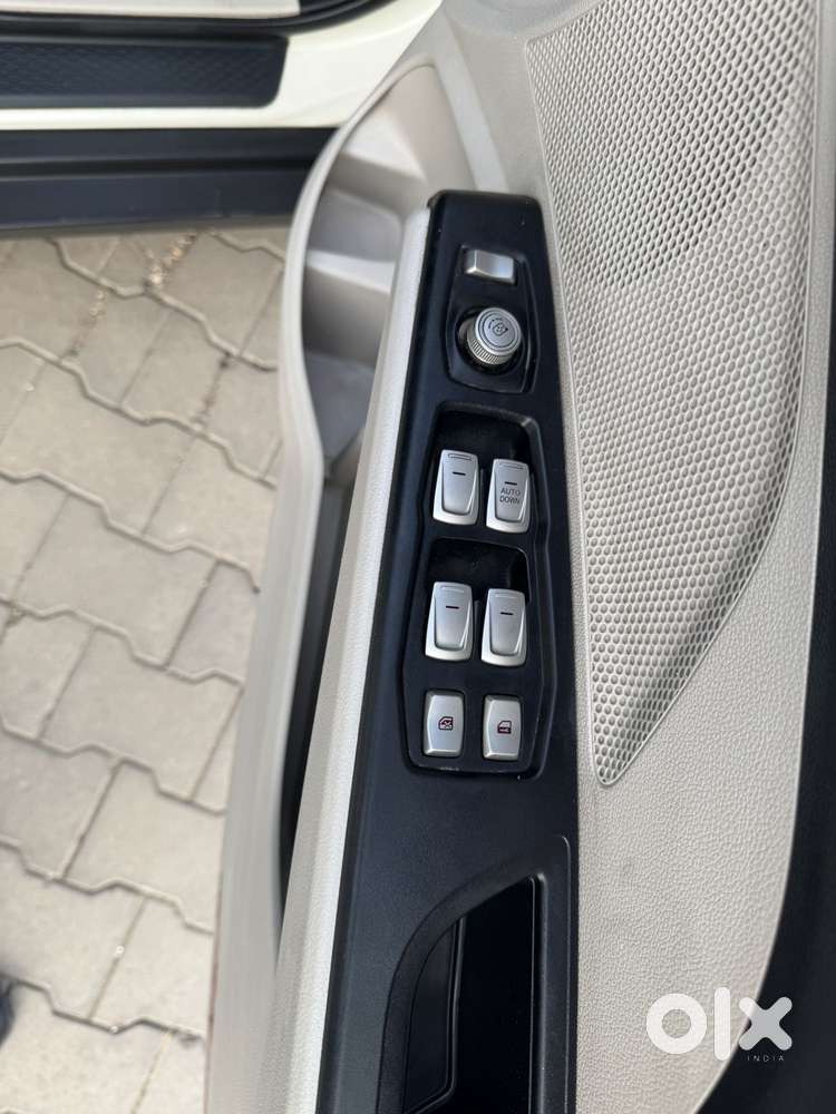 Mahindra Xuv300 W6, 2021, Petrol