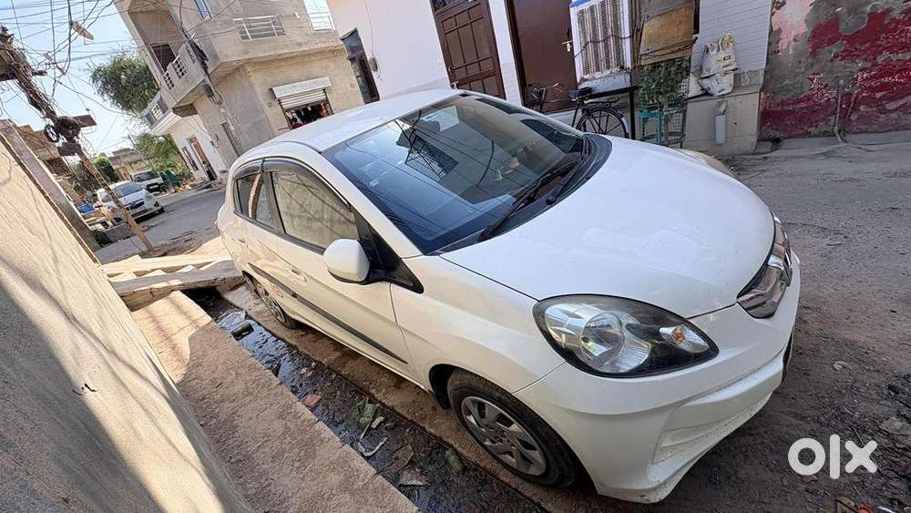 Honda Amaze 2nd Gen 2015 Diesel 93000 Km Driven