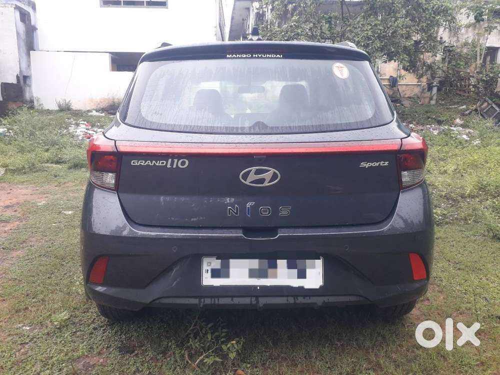 6air Bags, Doctor Used Car, Well Maintain, Grey Colour