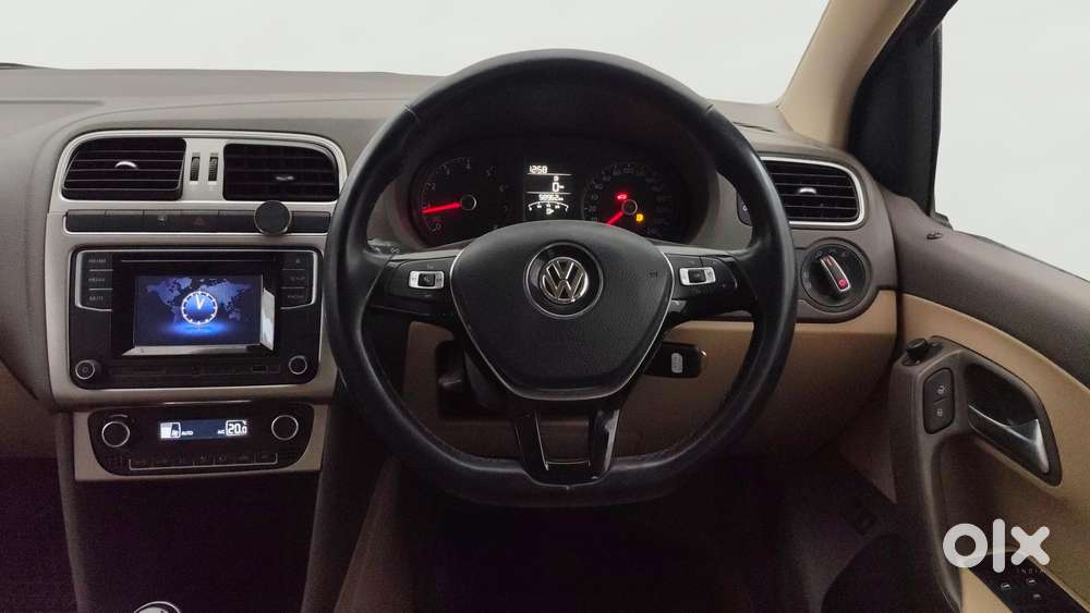 Volkswagen Vento 1.6 Highline, 2016, Petrol