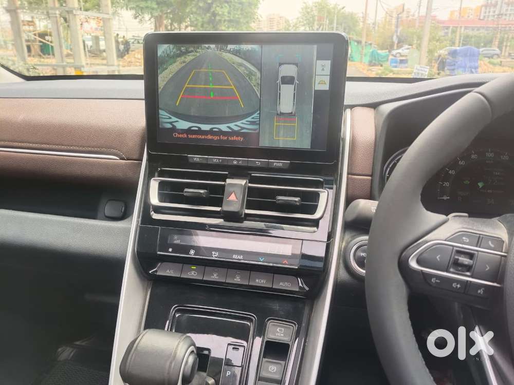 Toyota Innova Hycross 2.0 Vx (o) Hybrid 7 Str, 2025, Petrol