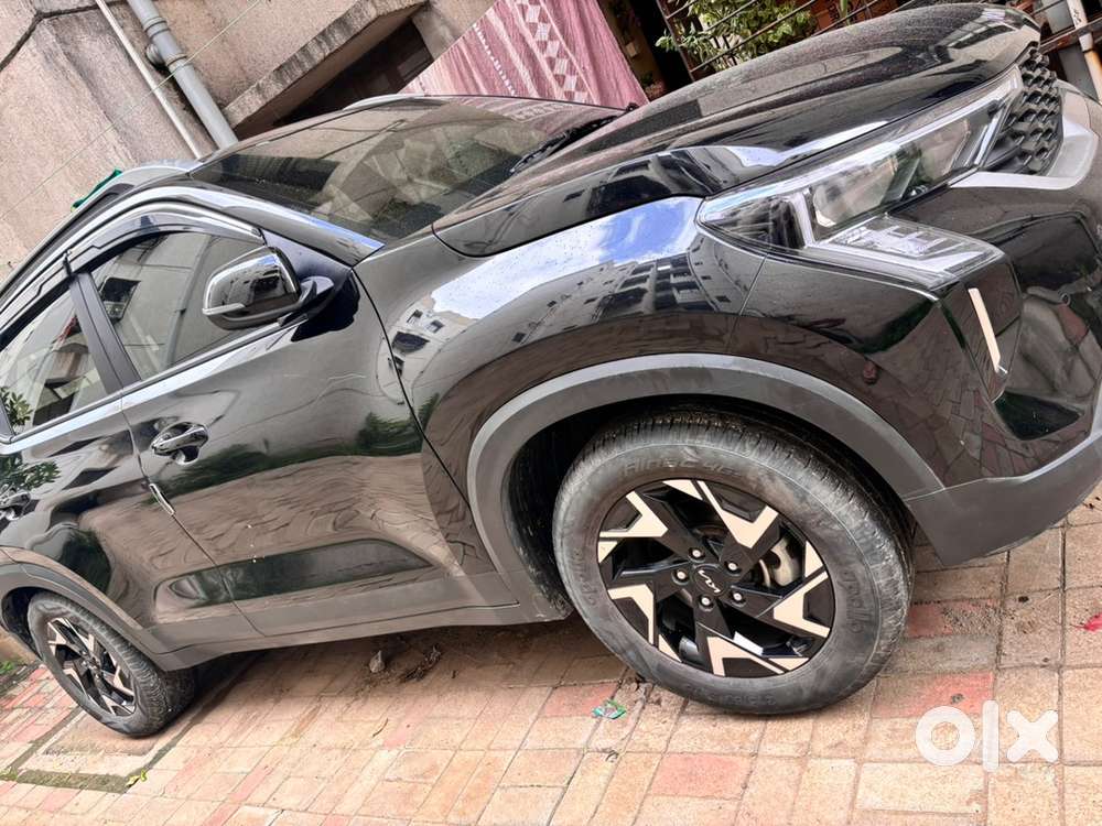 Kia Sonet Diesel Good Condition, Wireless Charging, Sunroof