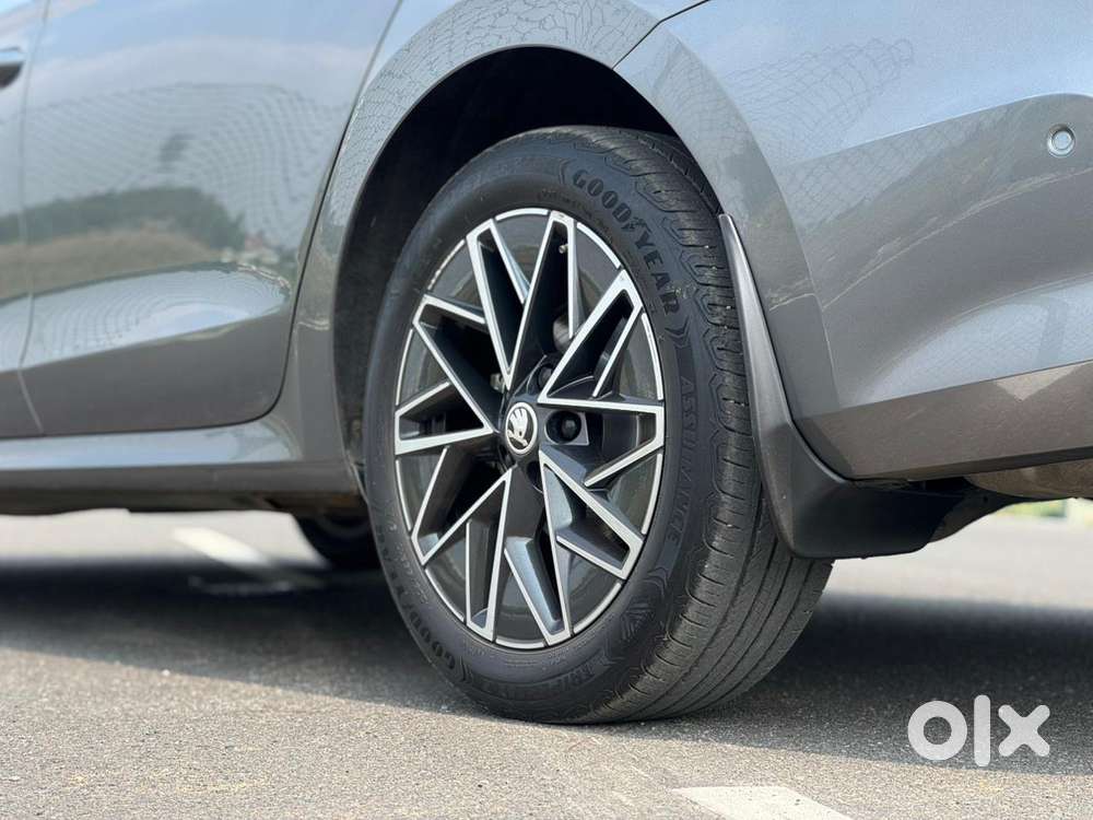 Skoda Octavia 2.0 L K Tsi At, 2022, Petrol