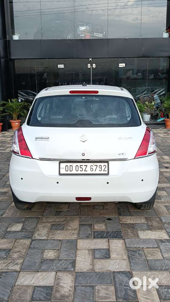 Maruti Suzuki Swift Vxi Abs Bsiv, 2017, Petrol