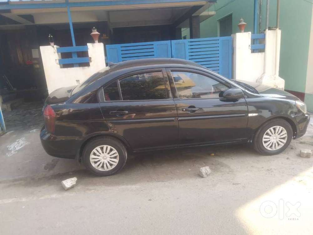 Hyundai Verna Black