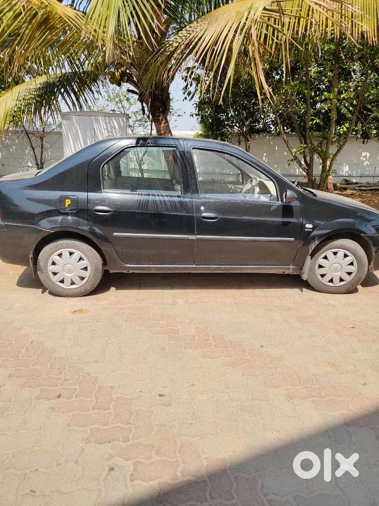 Mahindra Logon Petrol Vehicle