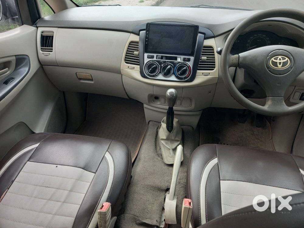 Toyota Innova 2.5 G (diesel) 7 Seater Bs Iv, 2011, Diesel