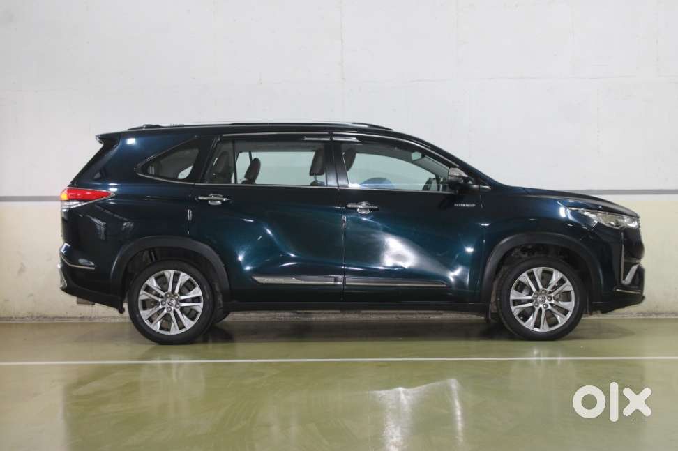 Toyota Innova Hycross 2.0 ZX (O) Hybrid 7 STR, 2023, Petrol