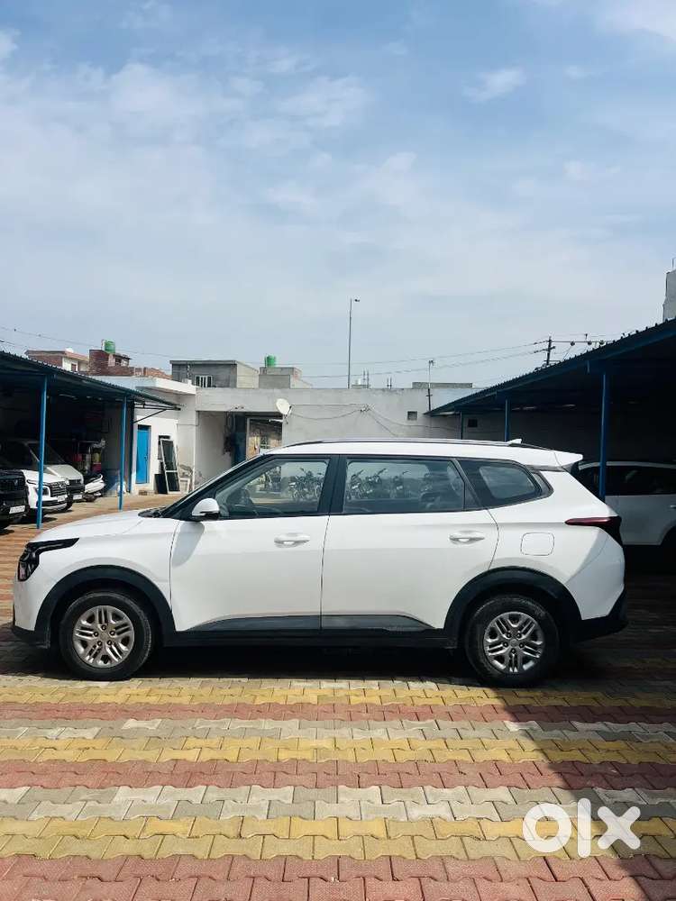 Kia Carens 2024 Petrol Good Condition