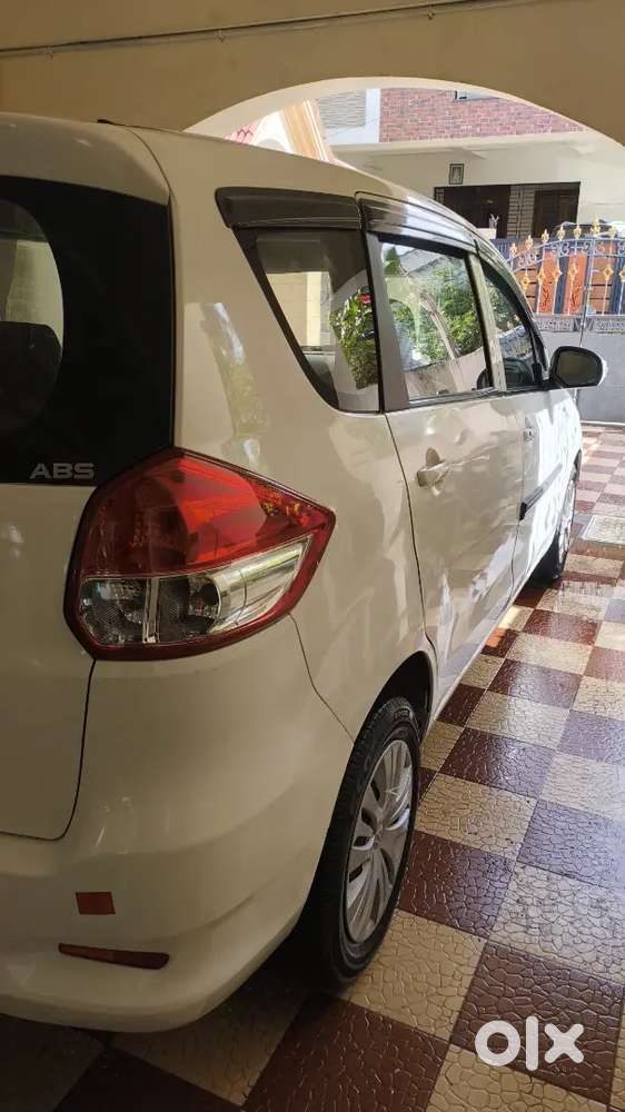 Maruti Suzuki Ertiga 2012