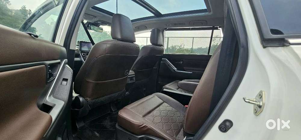 Toyota Innova Hycross 2.0 Zx (o) Hybrid 7 Str, 2024, Petrol
