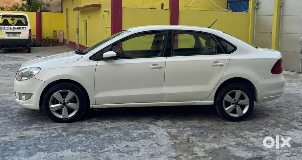 Skoda Rapid Ambition 1.6 Mpi Manual Plus Alloy, 2016, Petrol