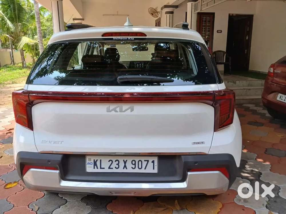 Kia Sonet 2025 Petrol 2400 Km Driven