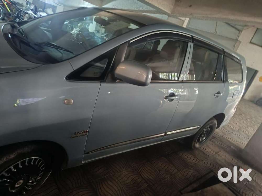 Toyota Innova 2011 Diesel / 1st Owner 125000 Km / Immaculate Condition