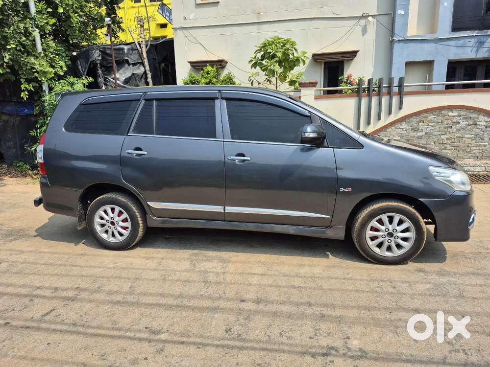 Toyota Innova 2.5 V 2013