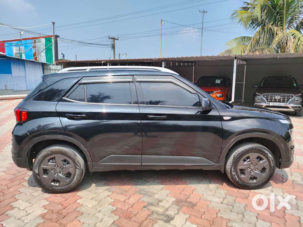 Hyundai Venue, 2023, Petrol