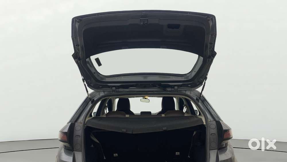 Tata Altroz 1.2 Xm Plus, 2021, Petrol