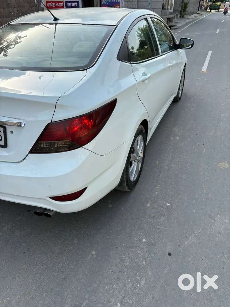 Hyundai Verna 2012