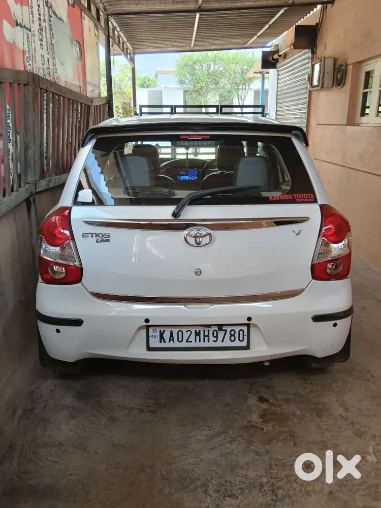 Toyota Etios Liva 1.2 V 2013
