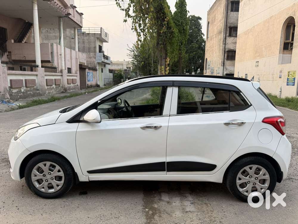 Hyundai Grand I10 Sportz, 2016, Petrol