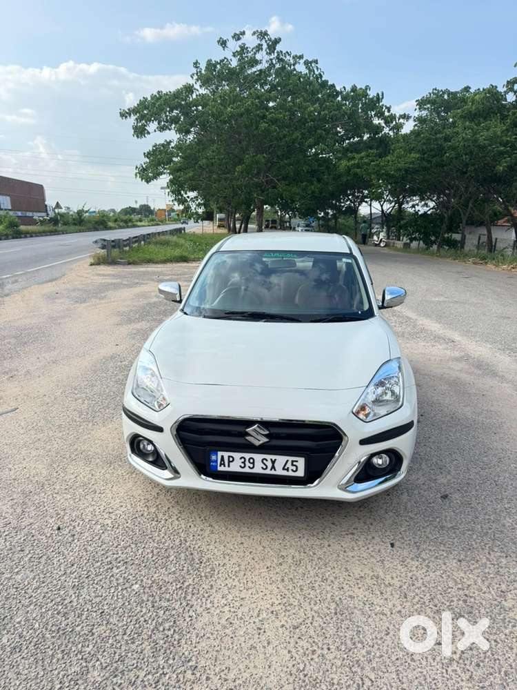 Maruti Suzuki Dzire 2023 Petrol 27200km Driven