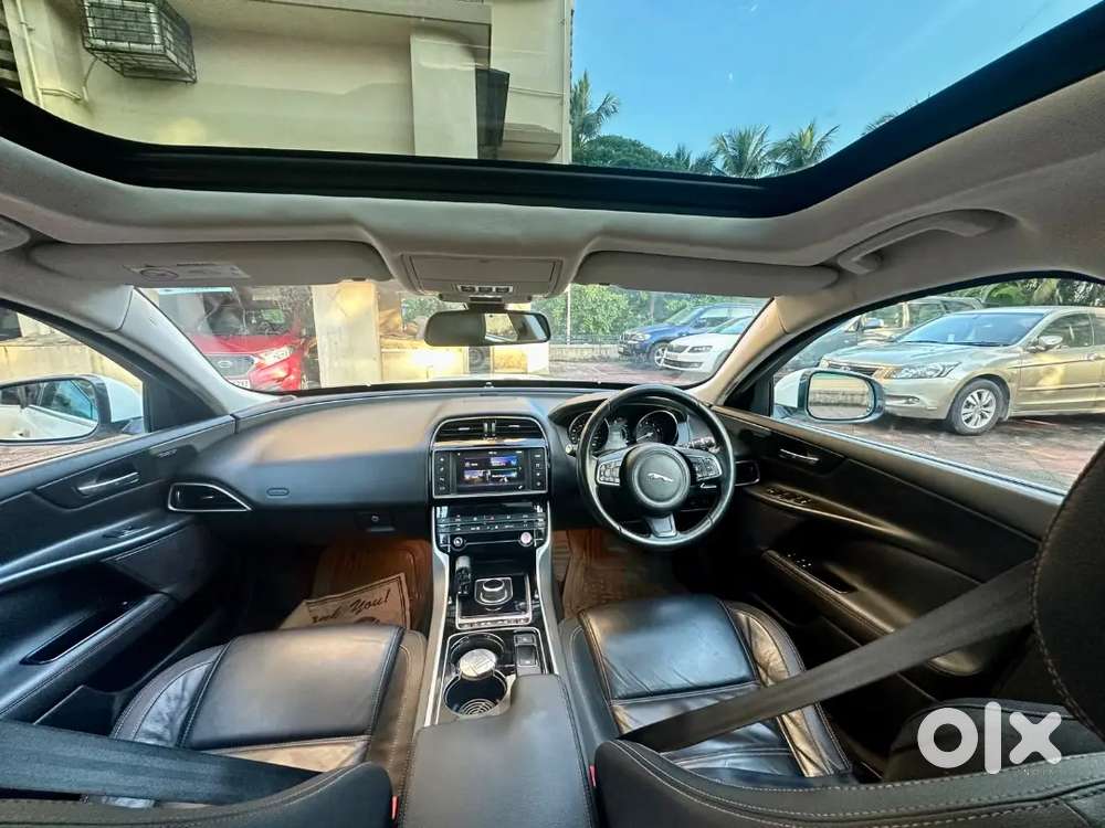 Jaguar Prestige Xe 2017 Year