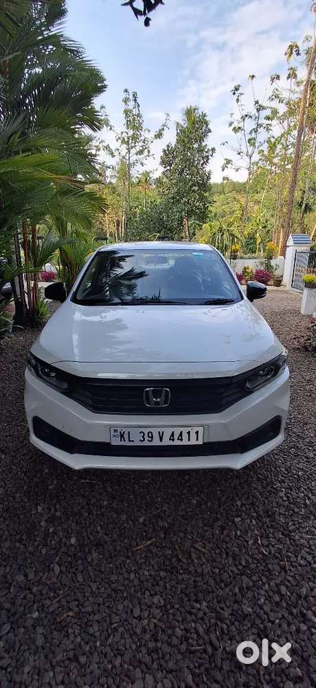 Honda Amaze 2nd Gen, Dec 2024 Registration,petrol Automatic, 11500 Km