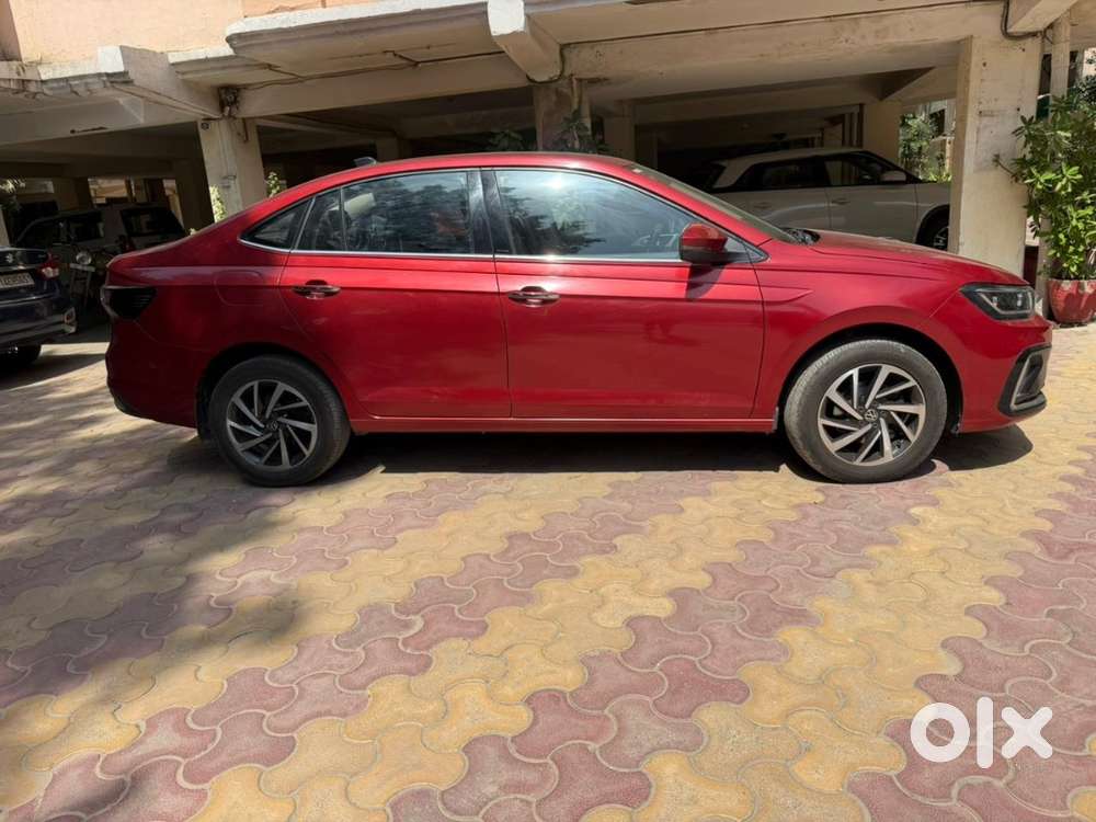 Red Vw Virtus Top Model Manual. Excellent Condition.