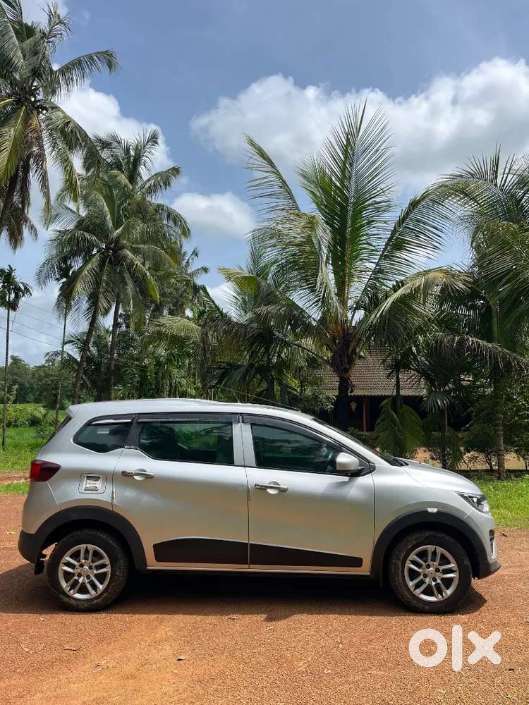 Single Hand Driving By Father