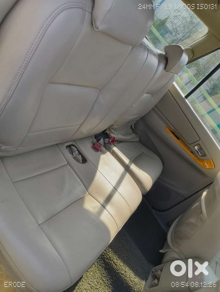 Toyota Innova 2.5 V Diesel 8-seater, 2009, Diesel