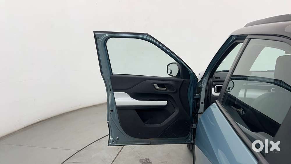 Tata Punch 1.2 Revotron Creative Amt Dual Tone, 2023, Petrol