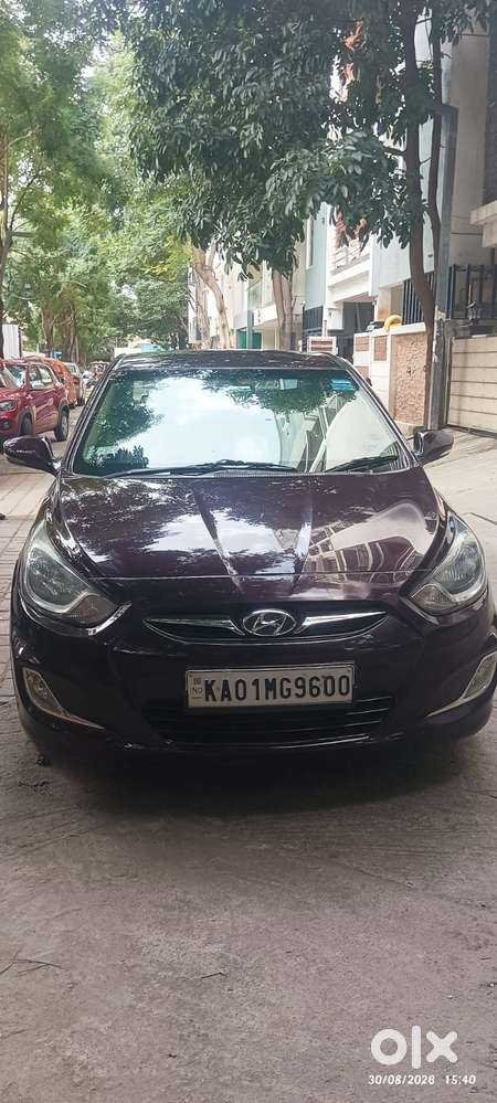 Hyundai Fluidic Verna 1.6 Vtvt Sx, 2011, Petrol