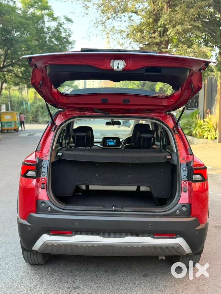 Maruti Suzuki Brezza 2024 Cng & Hybrids 12000 Km Driven