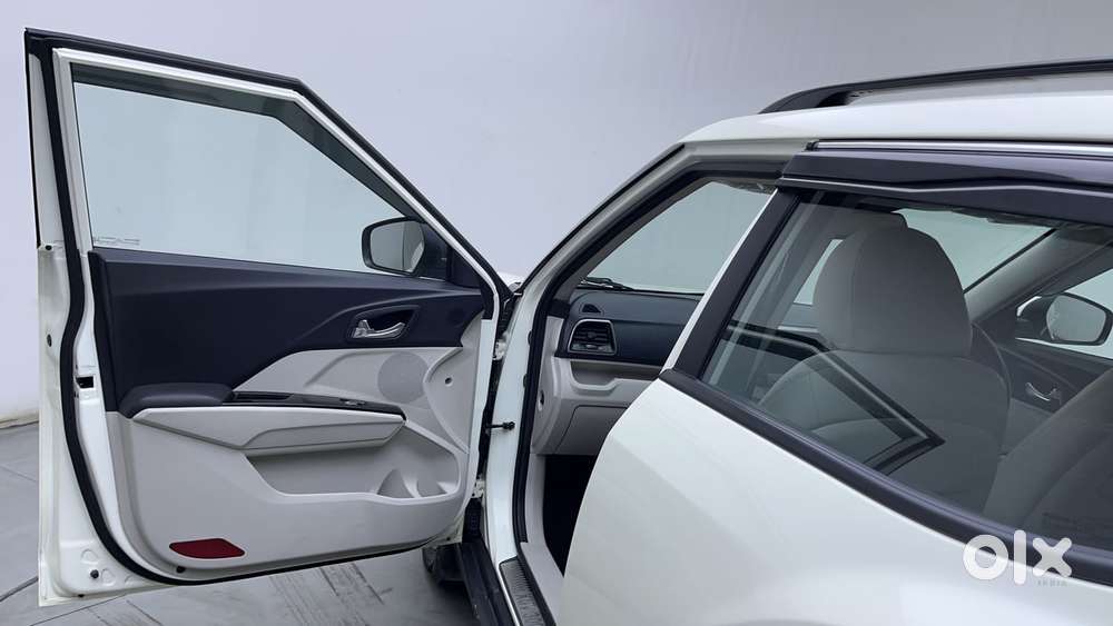 Mahindra Xuv300 W8 Option, 2023, Petrol