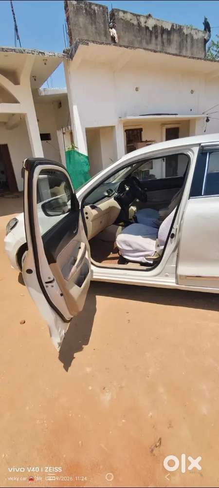 Mujhe 7 Seat Wali Leni He