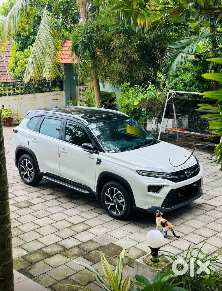 Toyota Urban Cruiser Hyryder 2023 Petrol Well Maintained