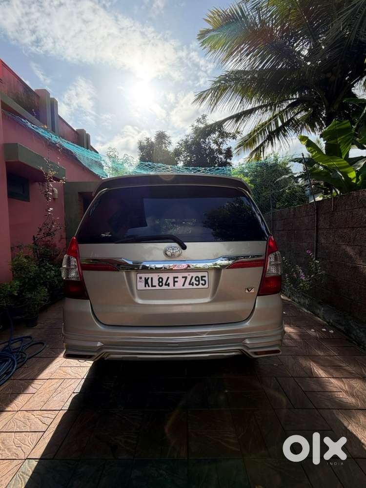 Toyota Innova V Option 2013