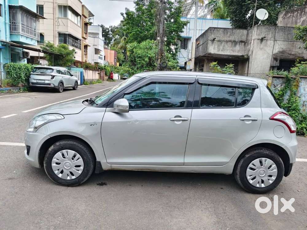 Maruti Suzuki Swift Vxi 1.2 Abs Bs-iv, 2012, Petrol