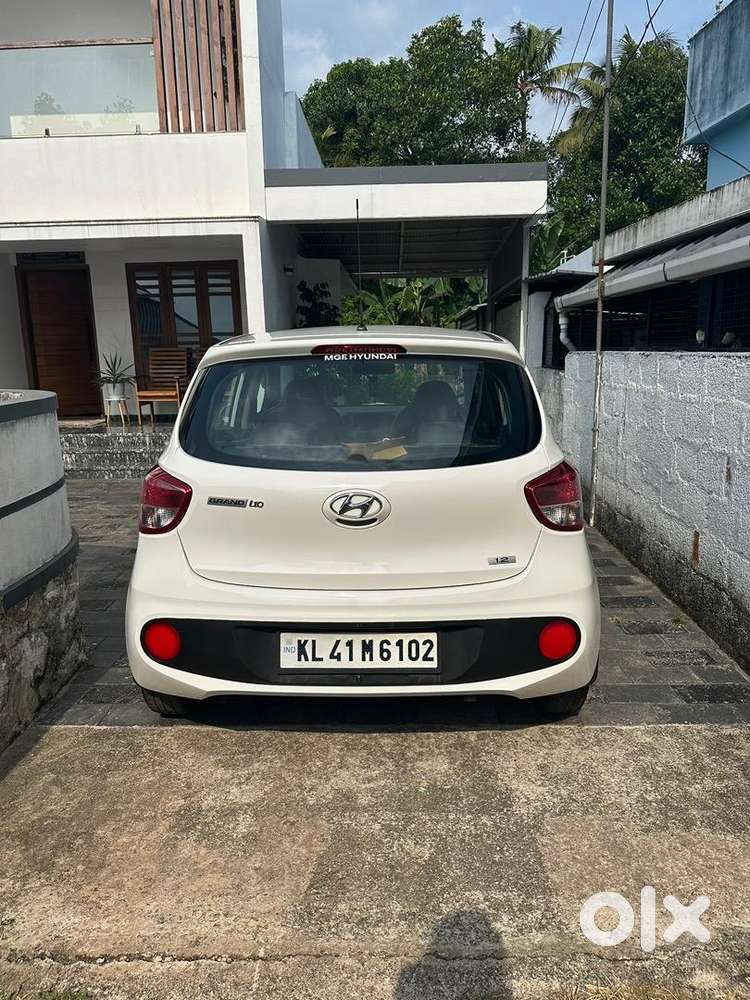 Hyundai Grand I10 2017 Petrol 14000 Km Driven